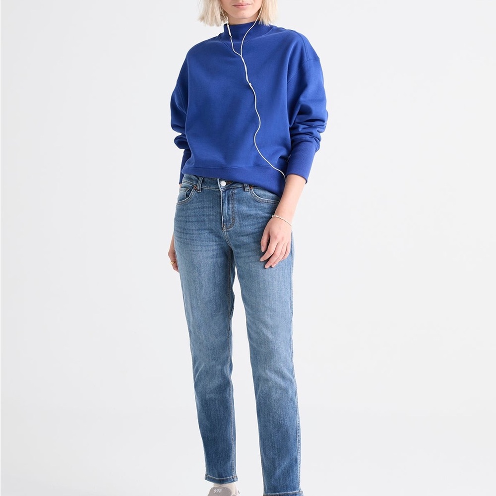 DUER Performance Girlfriend Jeans
